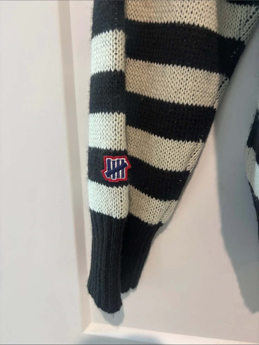Undefeated Striped Knit Logo Sweater Large Black White Crewneck Streetwear